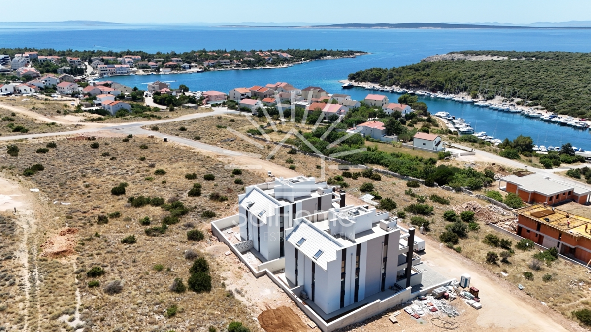 Apartmaji ob marini s pogledom na morje - v bližini Novalje, Hrvaška