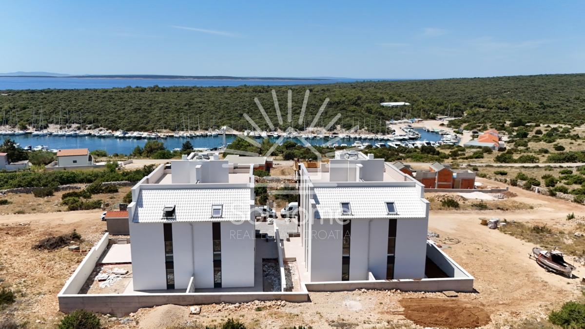 Apartmaji ob marini s pogledom na morje - v bližini Novalje, Hrvaška