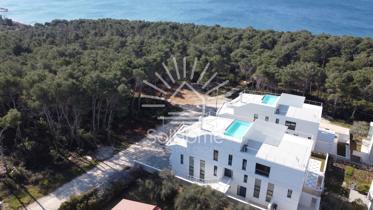 Razkošni apartmaji - 1. vrsta do morja