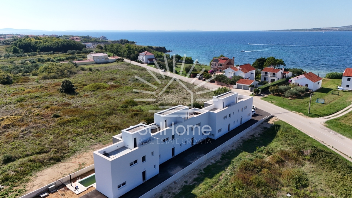 Edinstvena priložnost - stan s bazenom, jacuzzijem in strešno teraso