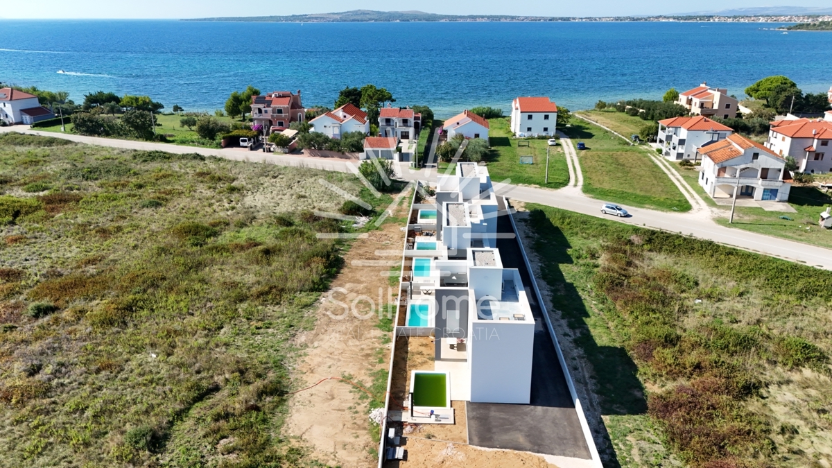 Edinstvena priložnost - stan s bazenom, jacuzzijem in strešno teraso