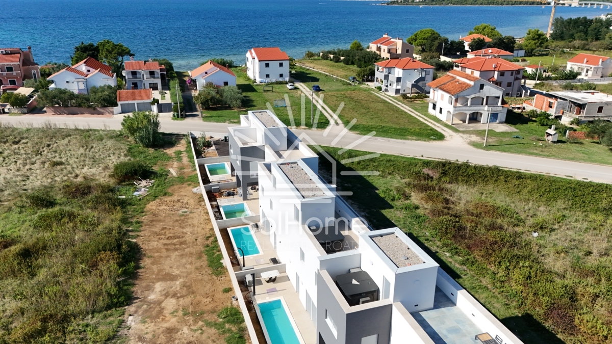 Edinstvena priložnost - stan s bazenom, jacuzzijem in strešno teraso