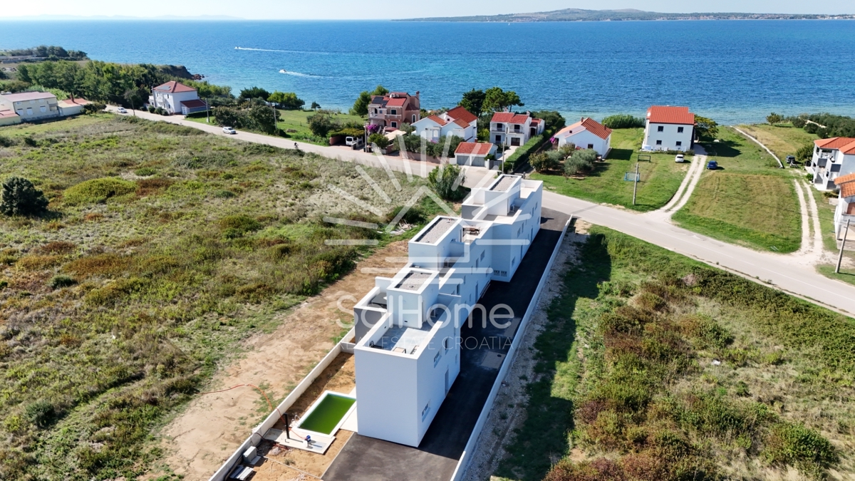 Edinstvena priložnost - stan s bazenom, jacuzzijem in strešno teraso