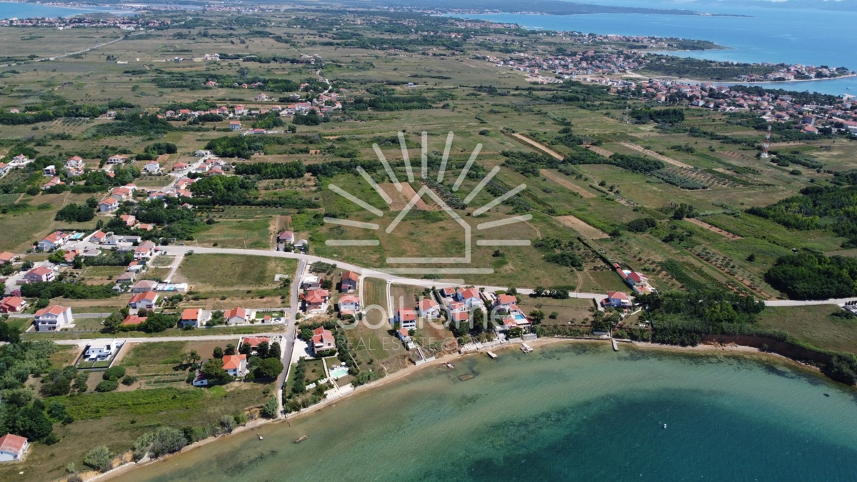 Edinstvena priložnost - stan s bazenom, jacuzzijem in strešno teraso