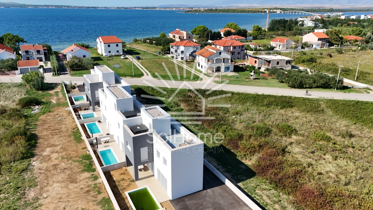 Edinstvena priložnost - stan s bazenom, jacuzzijem in strešno teraso