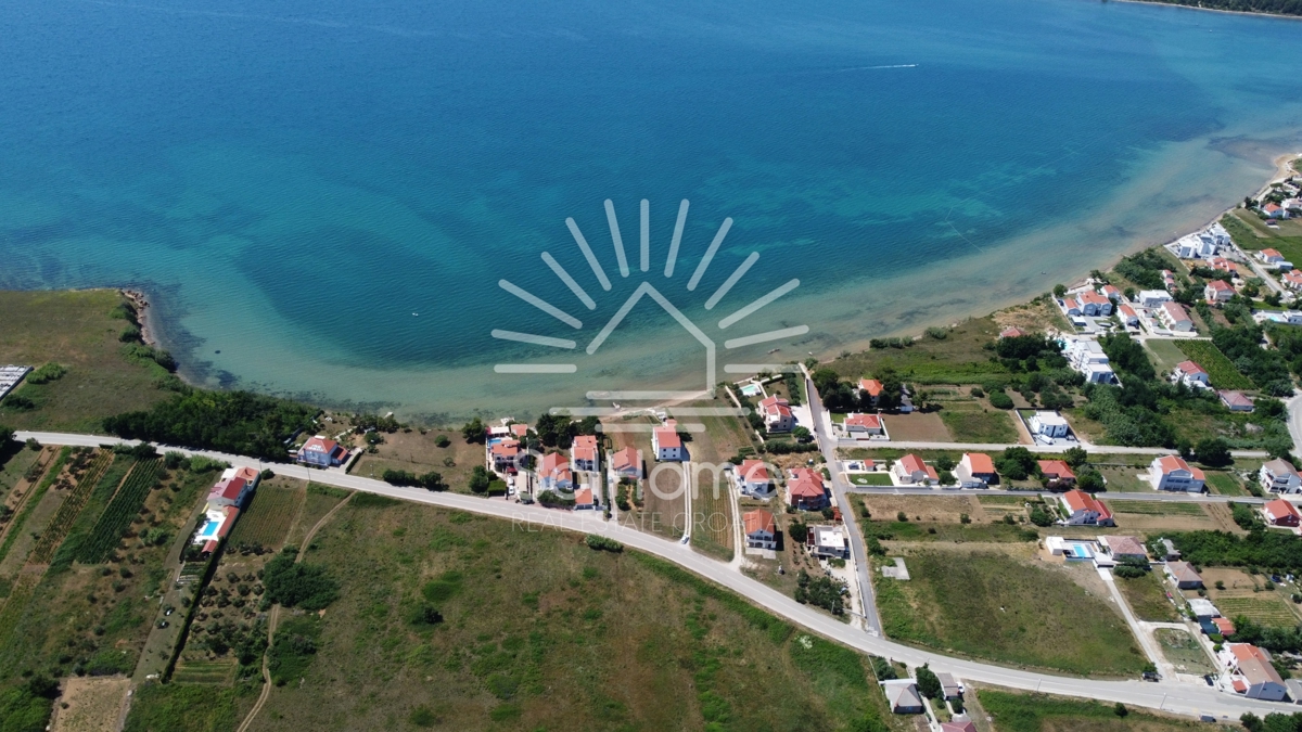 Edinstvena priložnost - stan s bazenom, jacuzzijem in strešno teraso