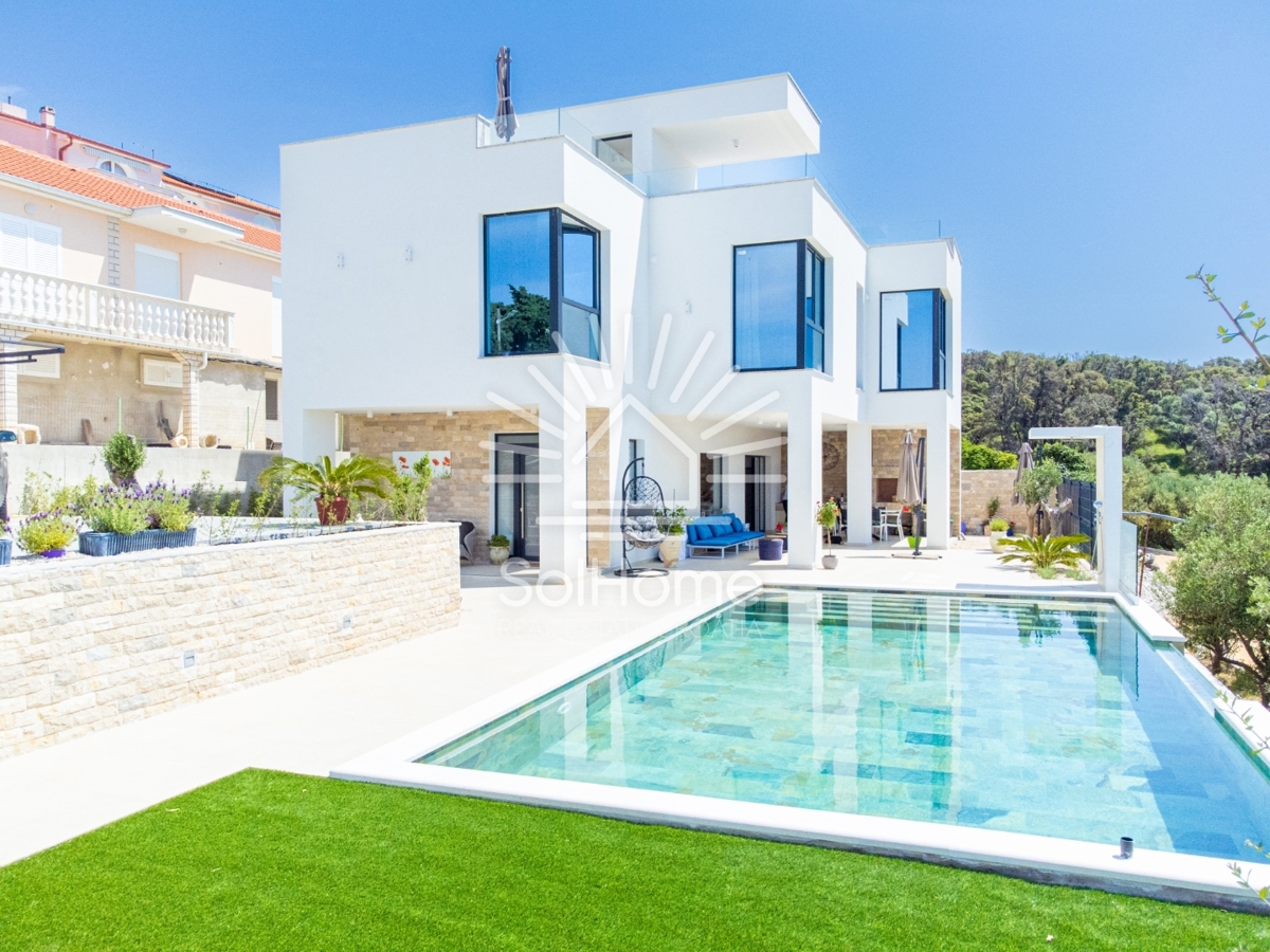 Fantastična hiša ob morju v Hrvaški - regija Zadar