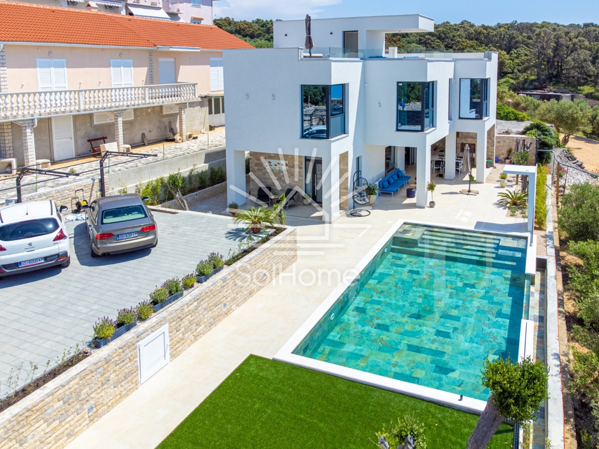 Fantastična hiša ob morju v Hrvaški - regija Zadar