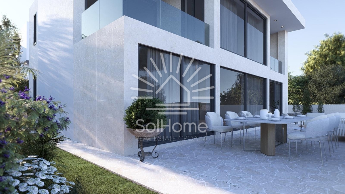 Moderna razkošna vila z bazenom - Prva vrsta ob morju, blizu nautične marine.