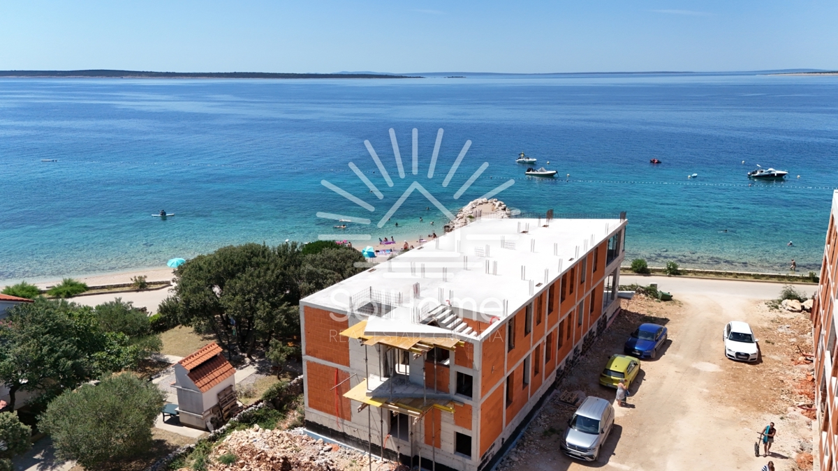 Razkošni apartmaji ob morju na Hrvaškem / Mandre / Pag