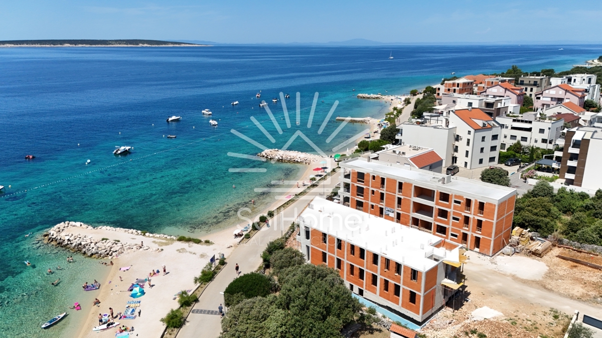 Razkošni apartmaji ob morju na Hrvaškem / Mandre / Pag