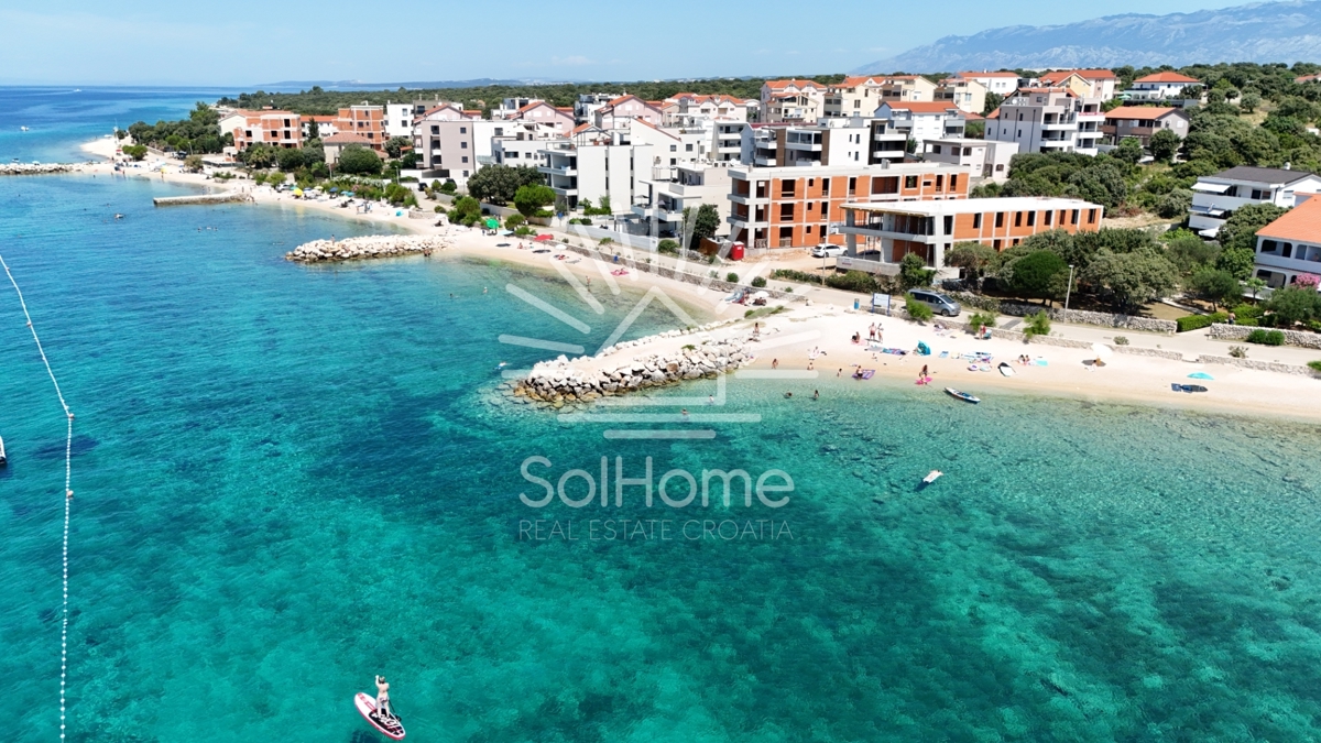 Razkošni apartmaji ob morju na Hrvaškem / Mandre / Pag