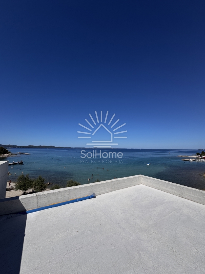 Razkošni penthouse apartmaji neposredno ob morju v Diklem/Zadru