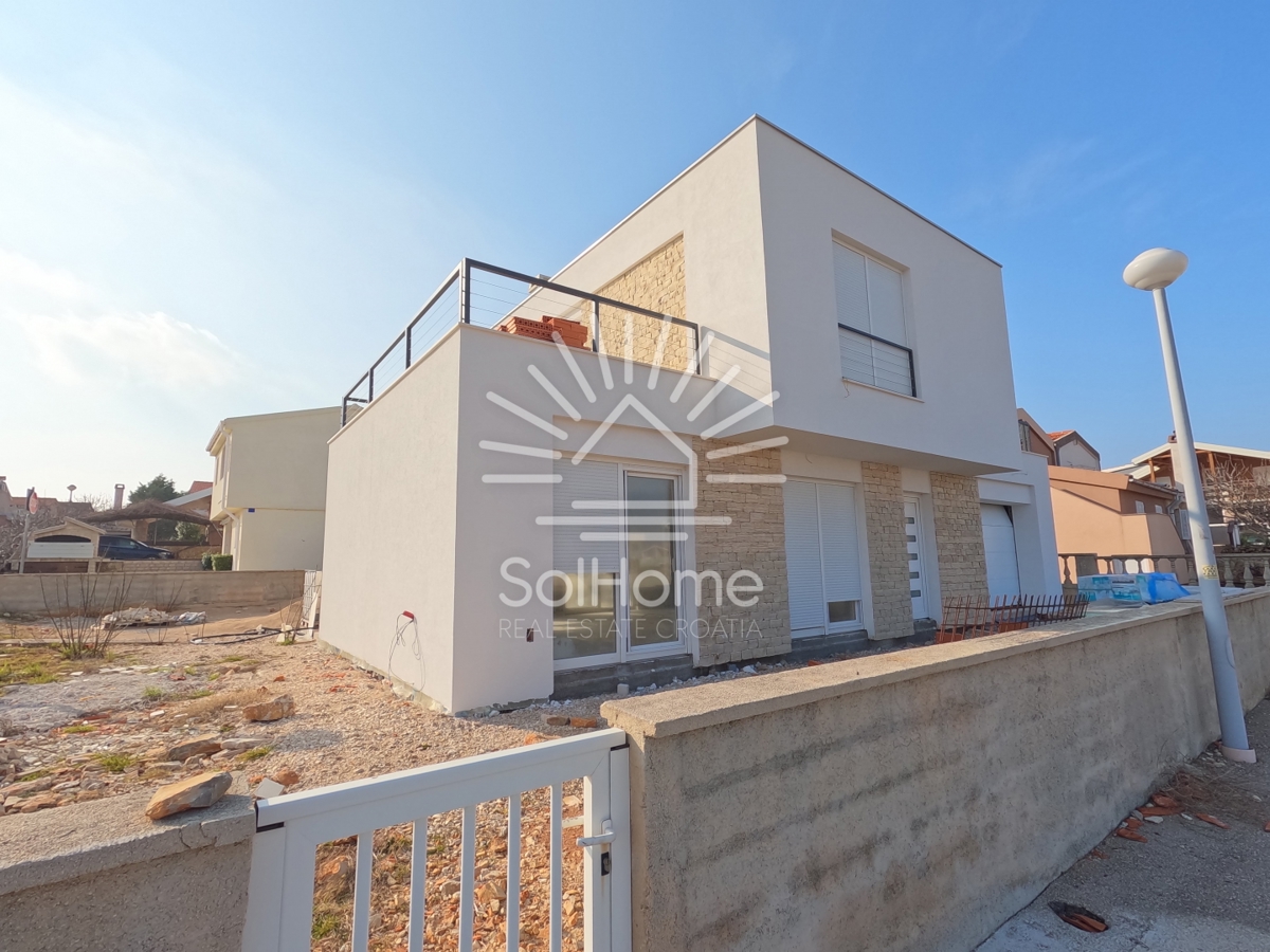 Ekskluzivna hiša naprodaj - bazen, garaža, pogled na morje - Vir, Hrvaška (100 m od morja)