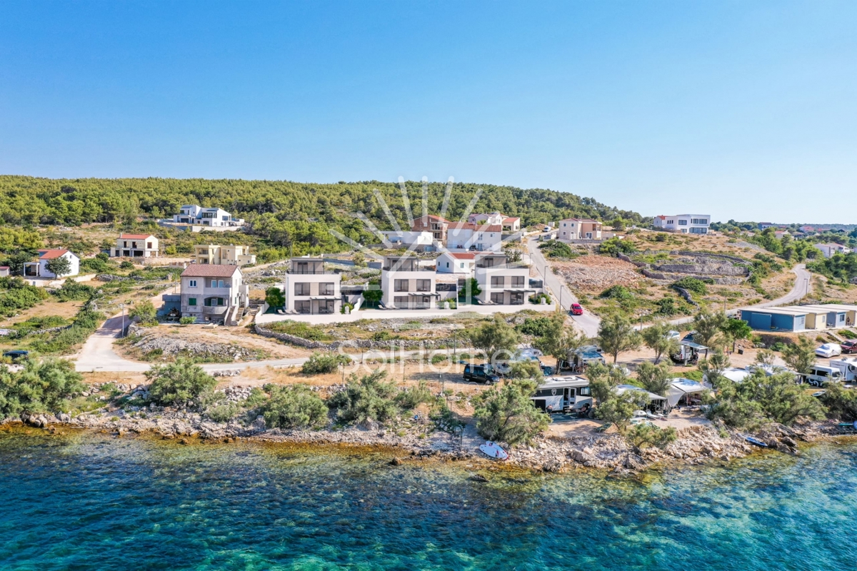 Hiša Maslenica, Jasenice, 216m2