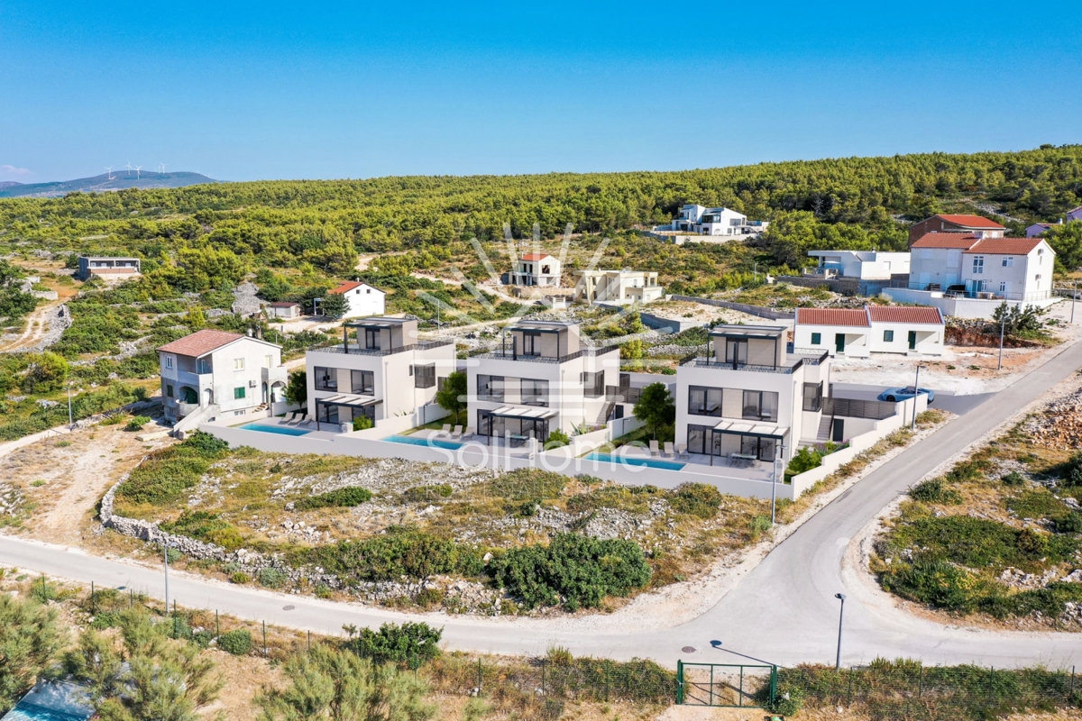 Hiša Maslenica, Jasenice, 216m2