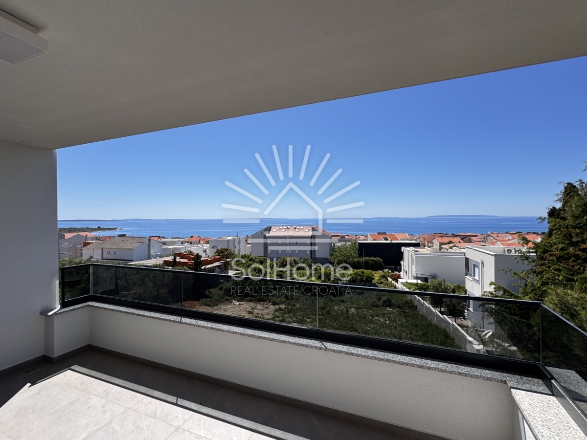 Apartmaji s pogledom na morje v Novalji / Hrvaška
