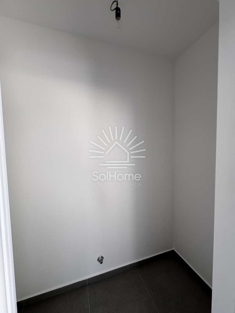 Apartmaji s pogledom na morje v Novalji / Hrvaška