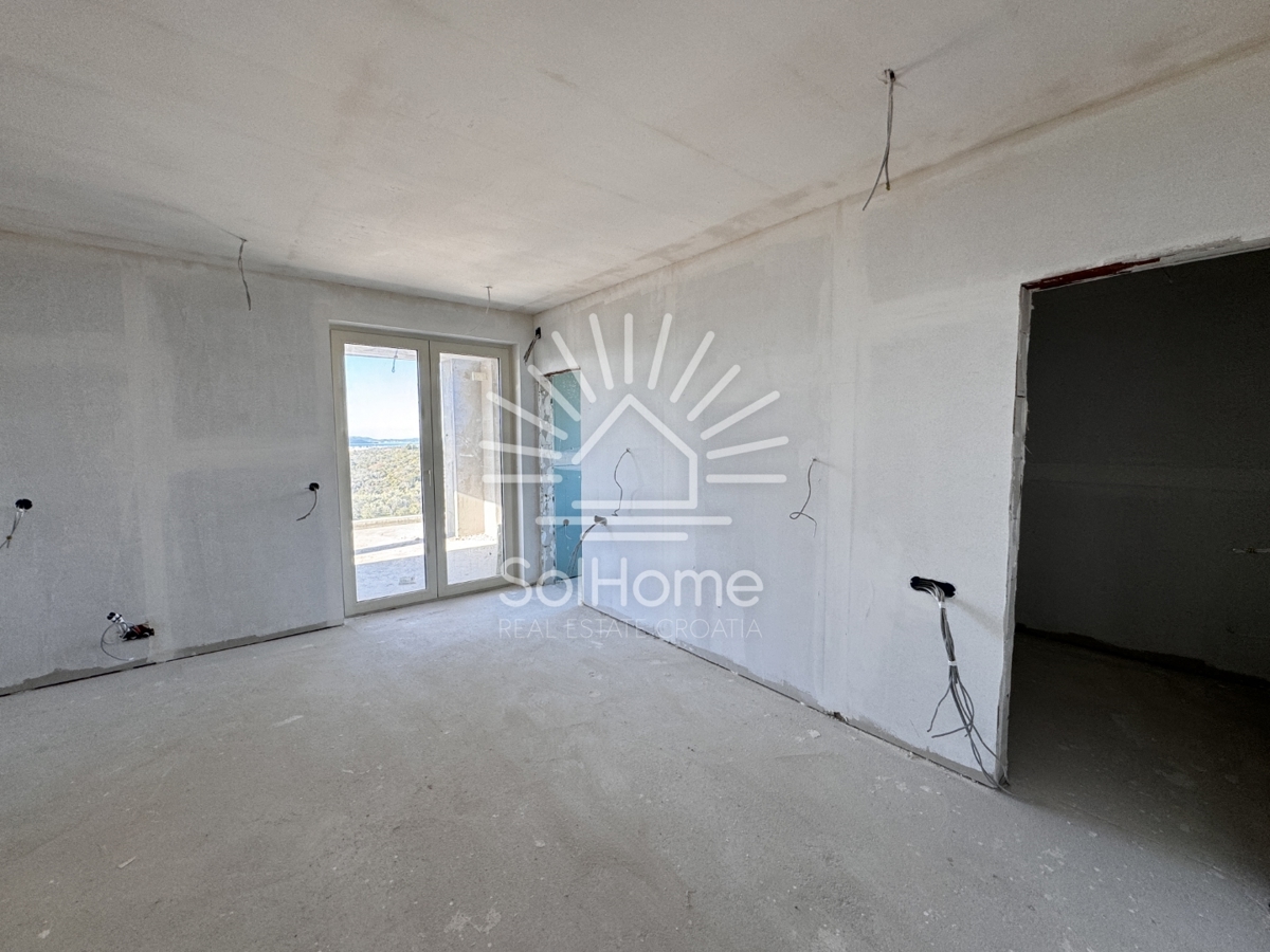 Družinska vila z bazenom in panoramskim pogledom na morje v bližini Zadra