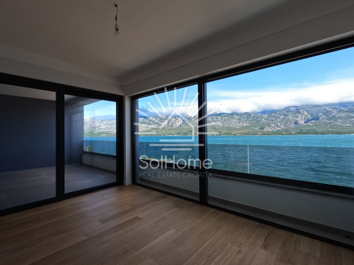 VIDEO - Penthouse 1. vrstica do morja v bližini Zadra