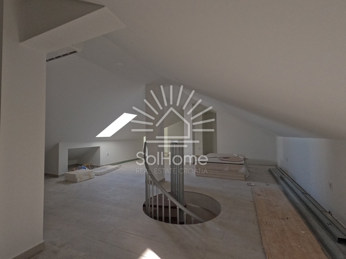 Stan v prvi vrsti ob morju - ob sami obali