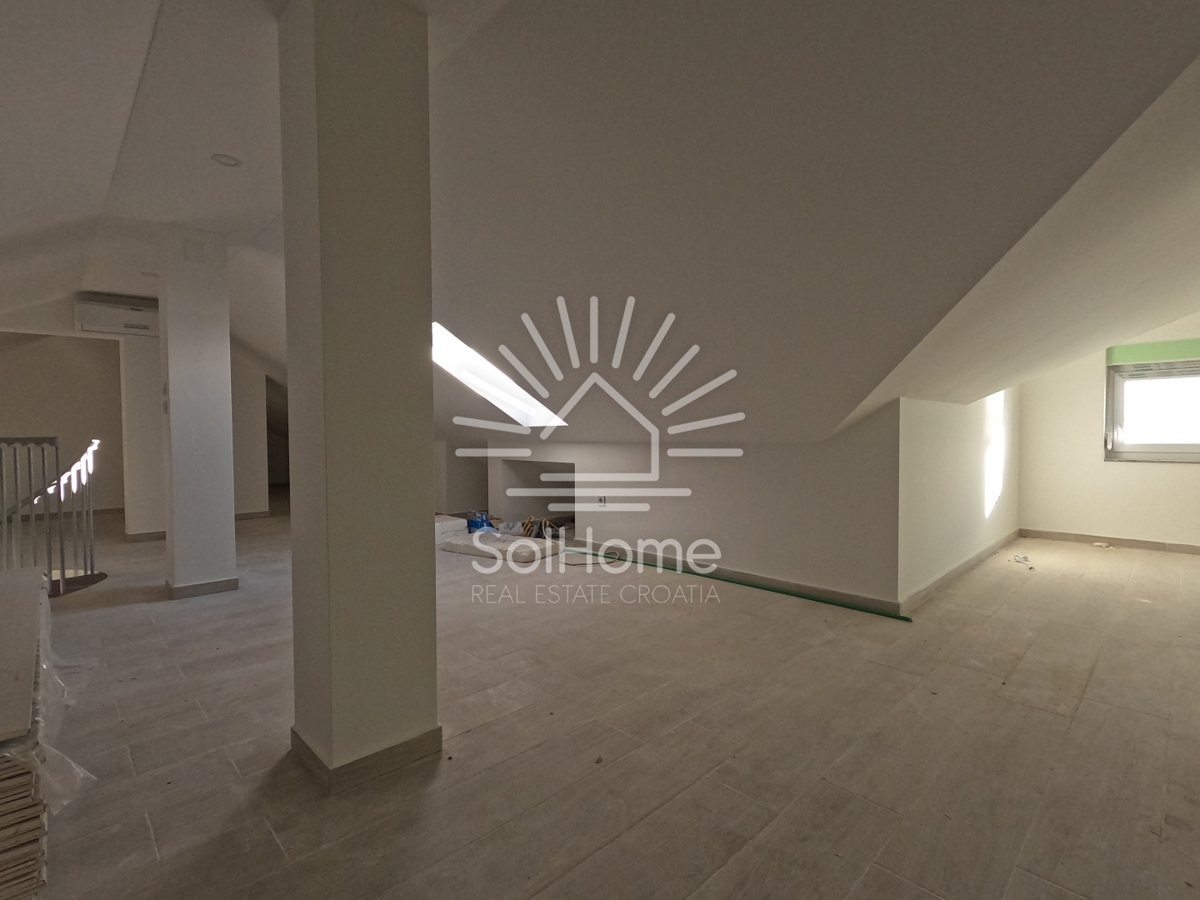 Stan v prvi vrsti ob morju - ob sami obali