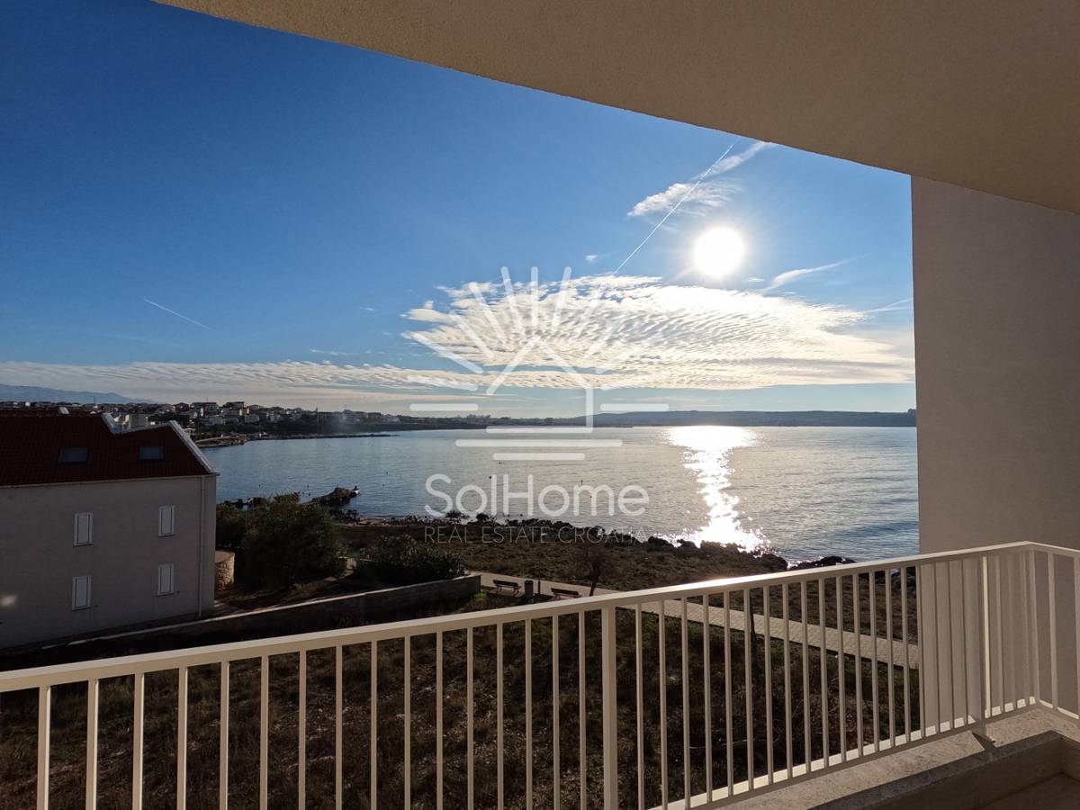 Stan v prvi vrsti ob morju - ob sami obali