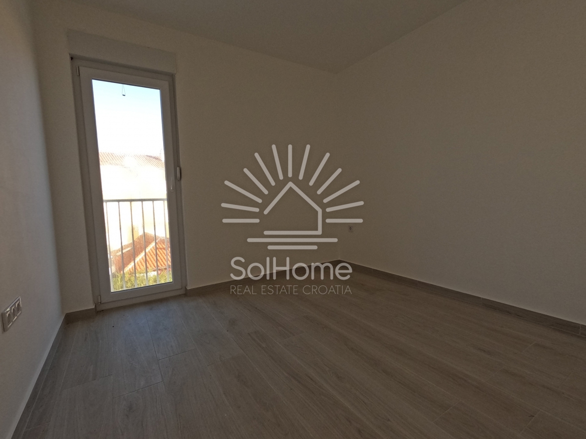 Stan v prvi vrsti ob morju - ob sami obali