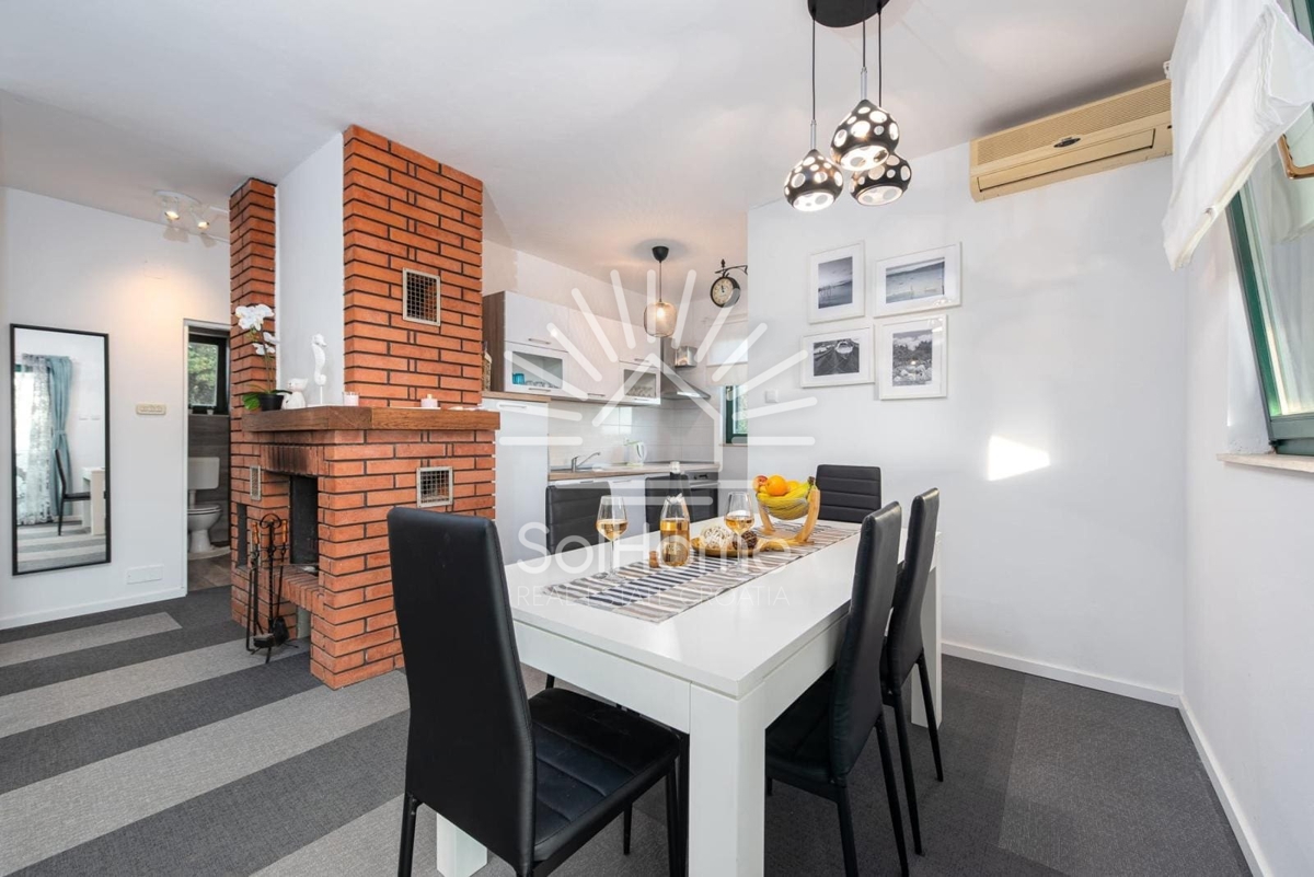 Hiša ob morju z mobilnimi hiškami - Hrvaška