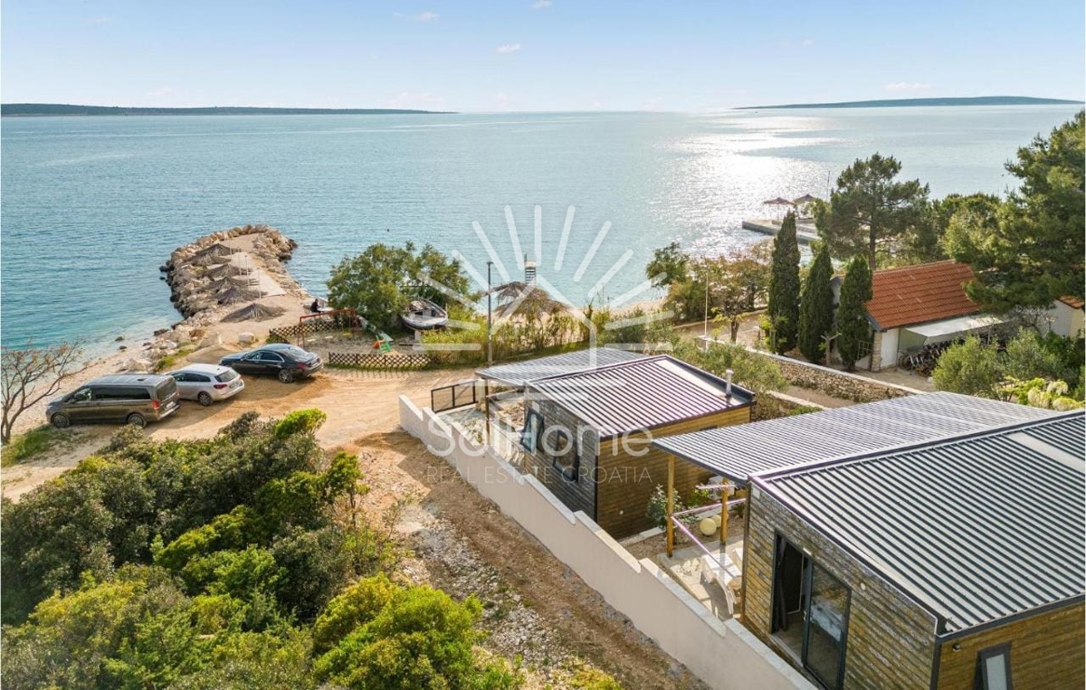Hiša ob morju z mobilnimi hiškami - Hrvaška