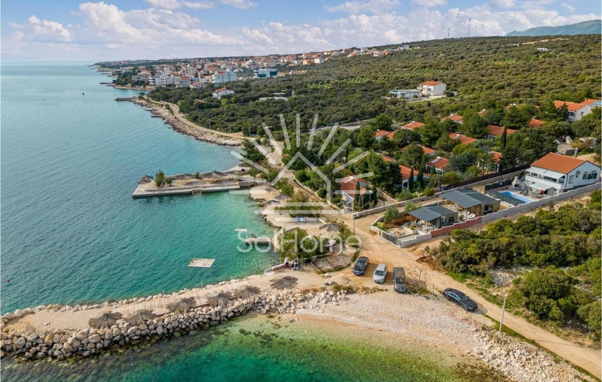 Hiša ob morju z mobilnimi hiškami - Hrvaška