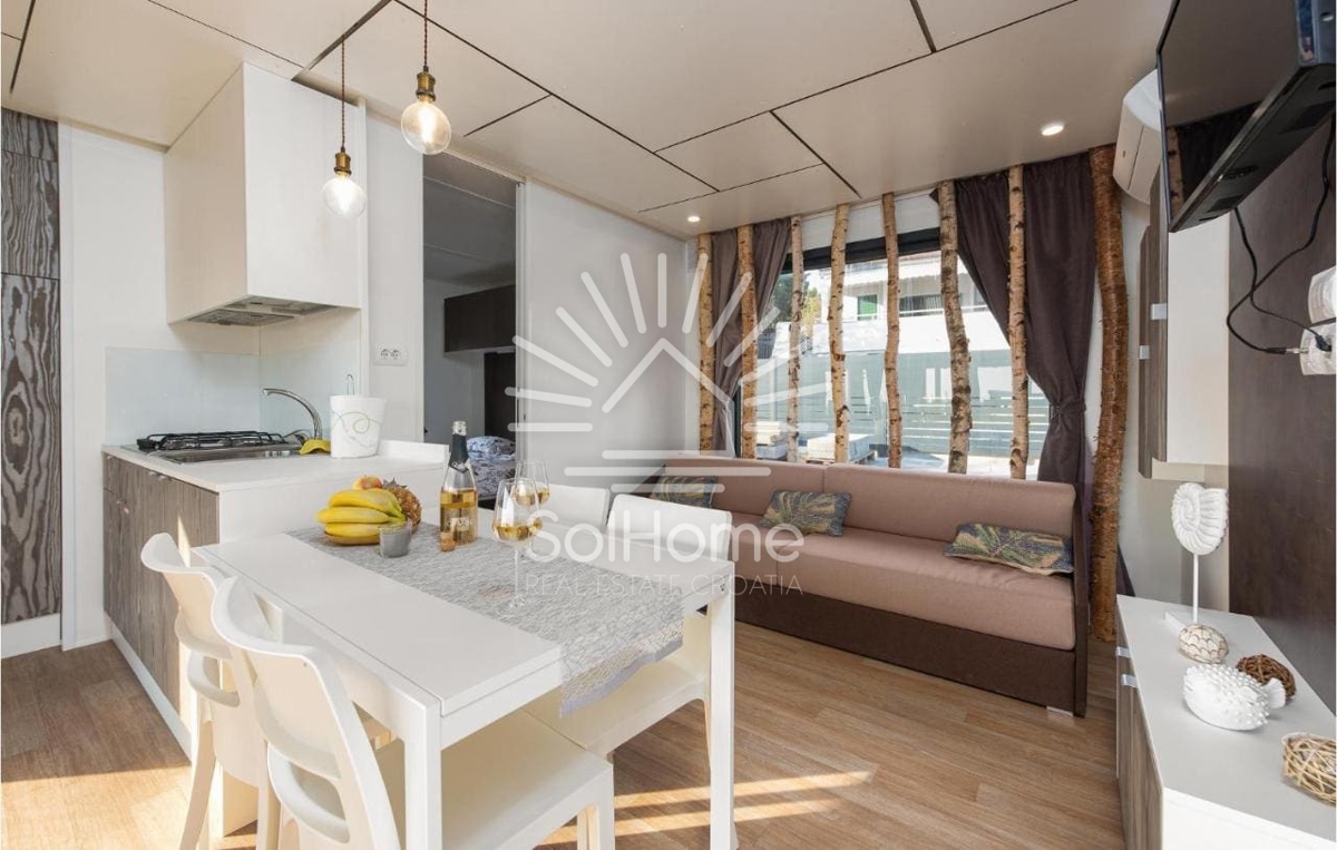 Hiša ob morju z mobilnimi hiškami - Hrvaška