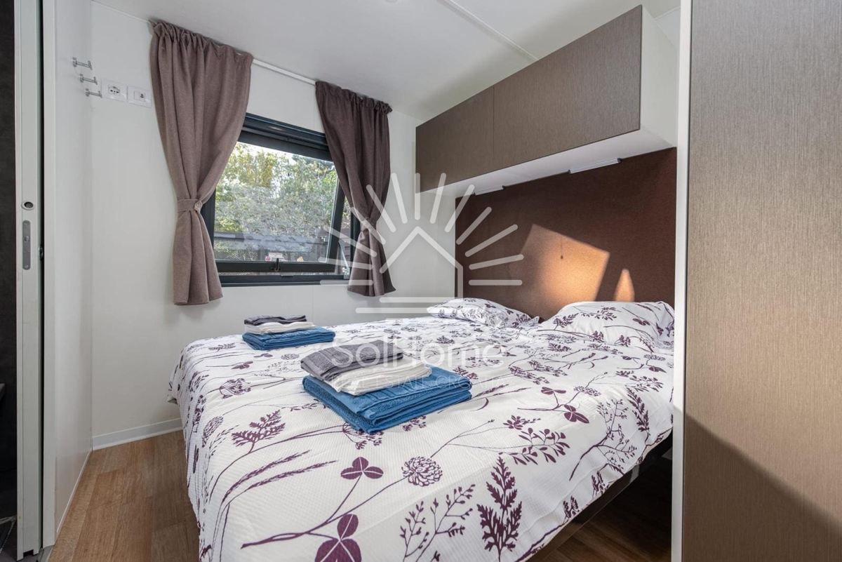 Hiša ob morju z mobilnimi hiškami - Hrvaška