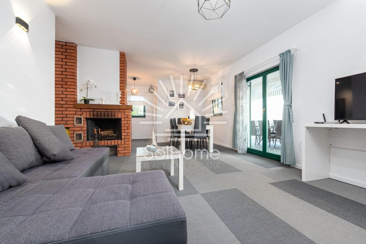 Hiša ob morju z mobilnimi hiškami - Hrvaška