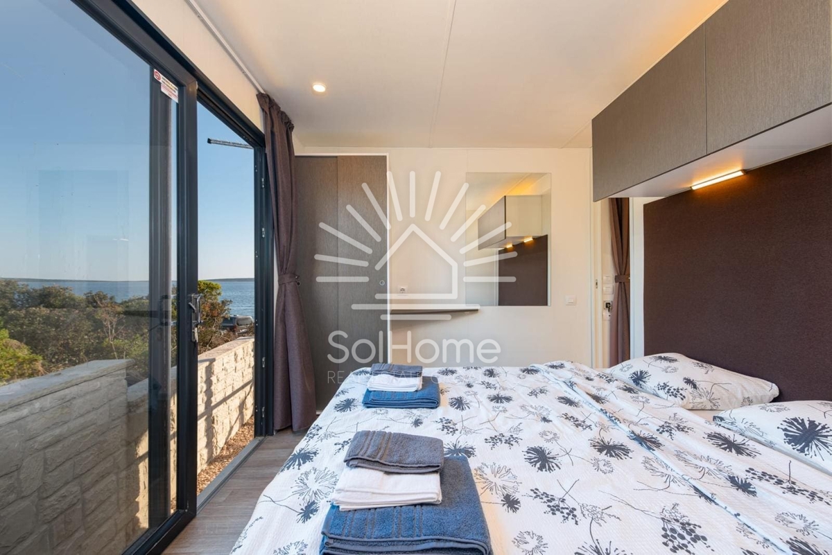 Hiša ob morju z mobilnimi hiškami - Hrvaška