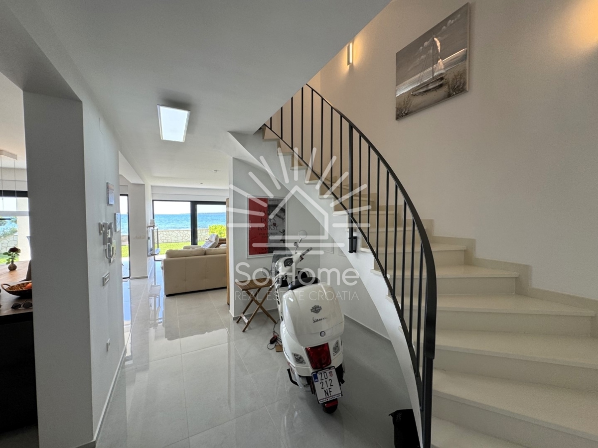 Ekskluzivna Dvojna Vila - Prva Vrstica ob Morju - Naprodaj v Privlaki blizu Zadra