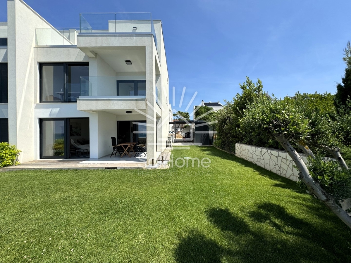 Ekskluzivna Dvojna Vila - Prva Vrstica ob Morju - Naprodaj v Privlaki blizu Zadra