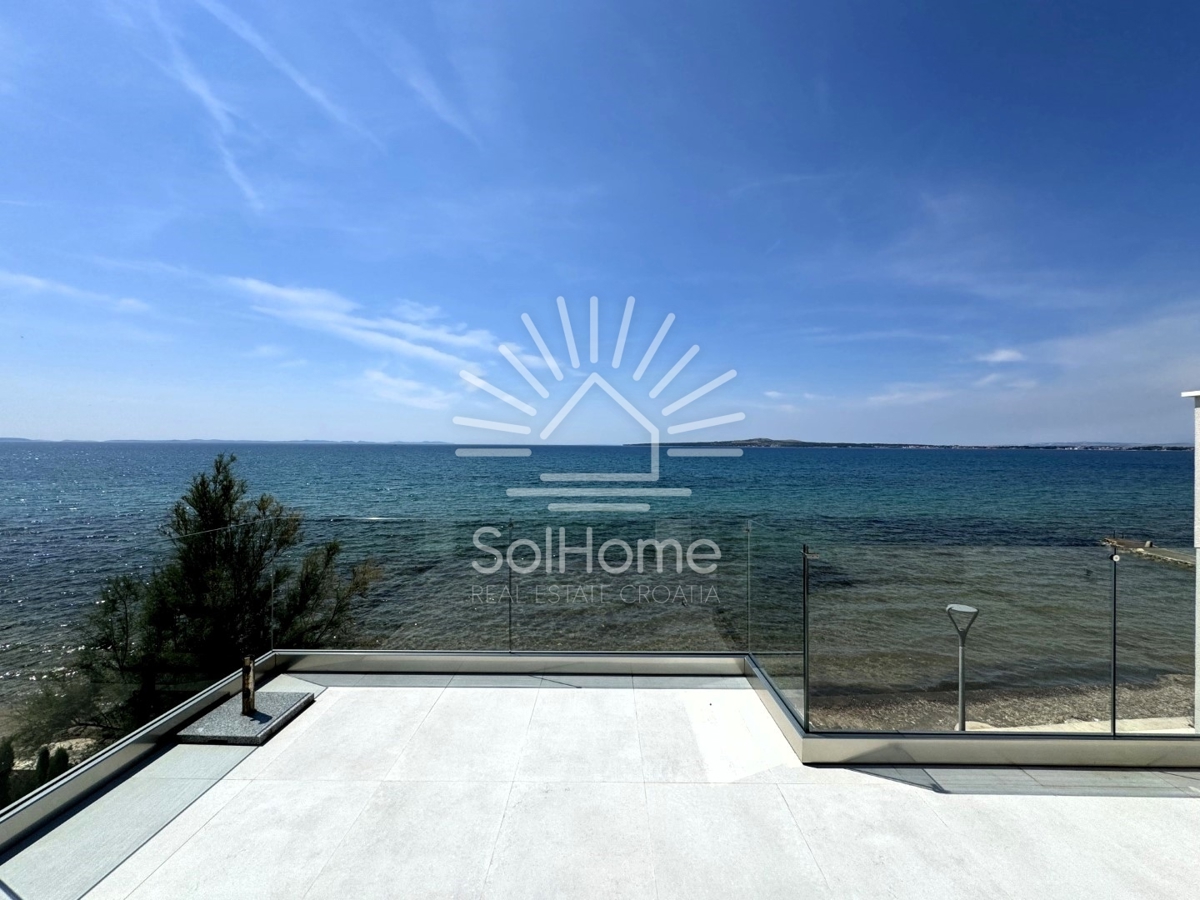 Ekskluzivna Dvojna Vila - Prva Vrstica ob Morju - Naprodaj v Privlaki blizu Zadra