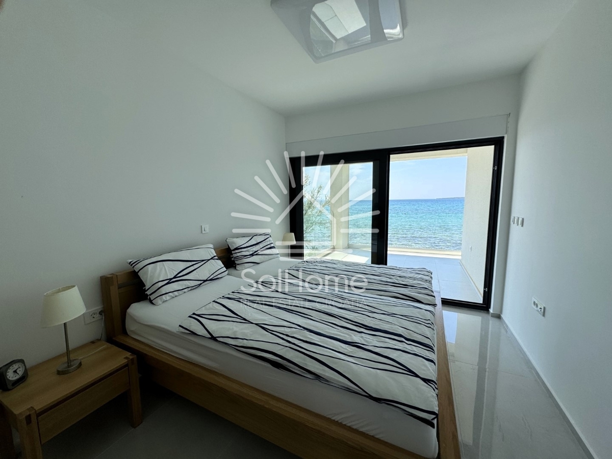 Ekskluzivna Dvojna Vila - Prva Vrstica ob Morju - Naprodaj v Privlaki blizu Zadra