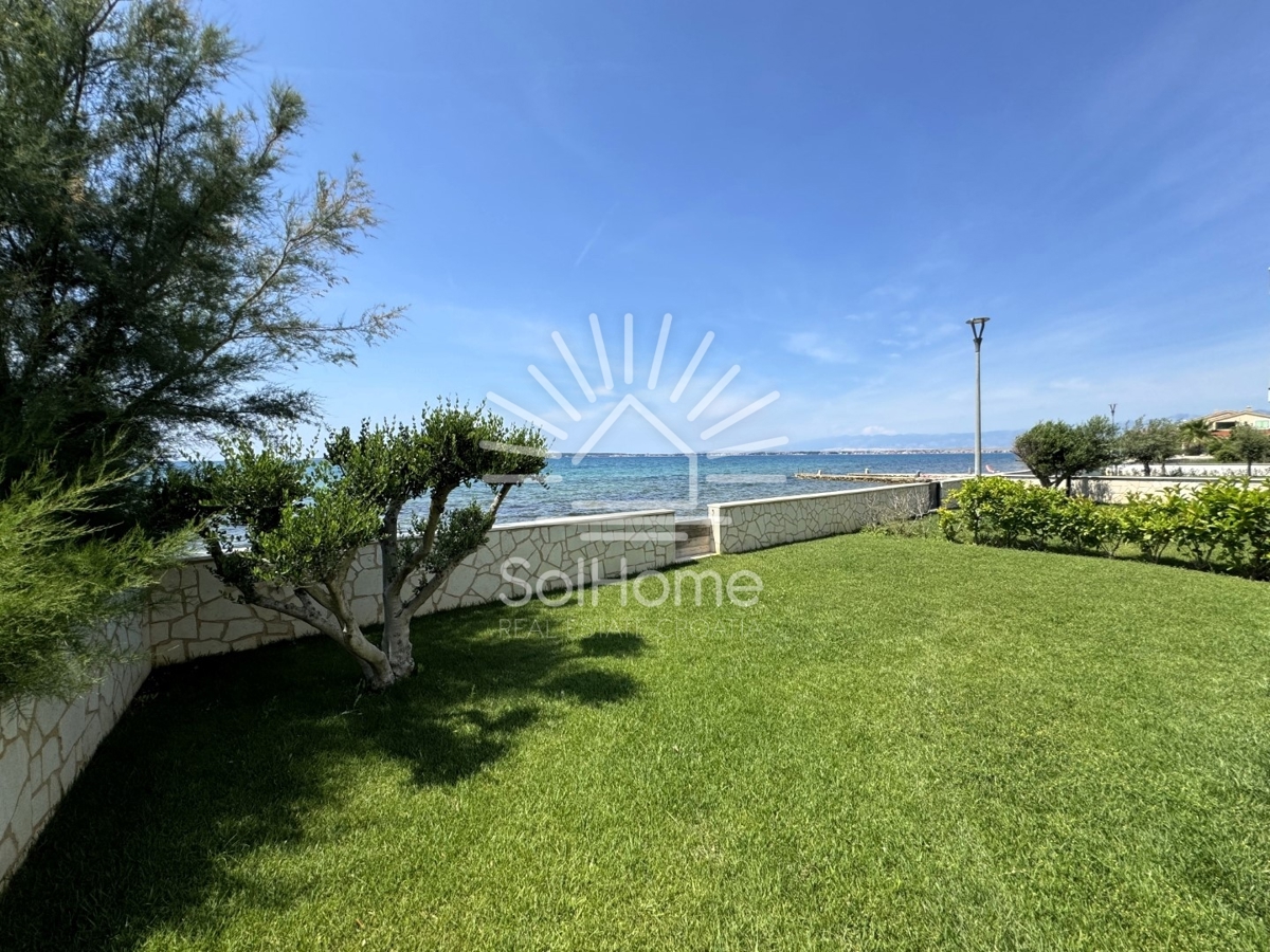 Ekskluzivna Dvojna Vila - Prva Vrstica ob Morju - Naprodaj v Privlaki blizu Zadra