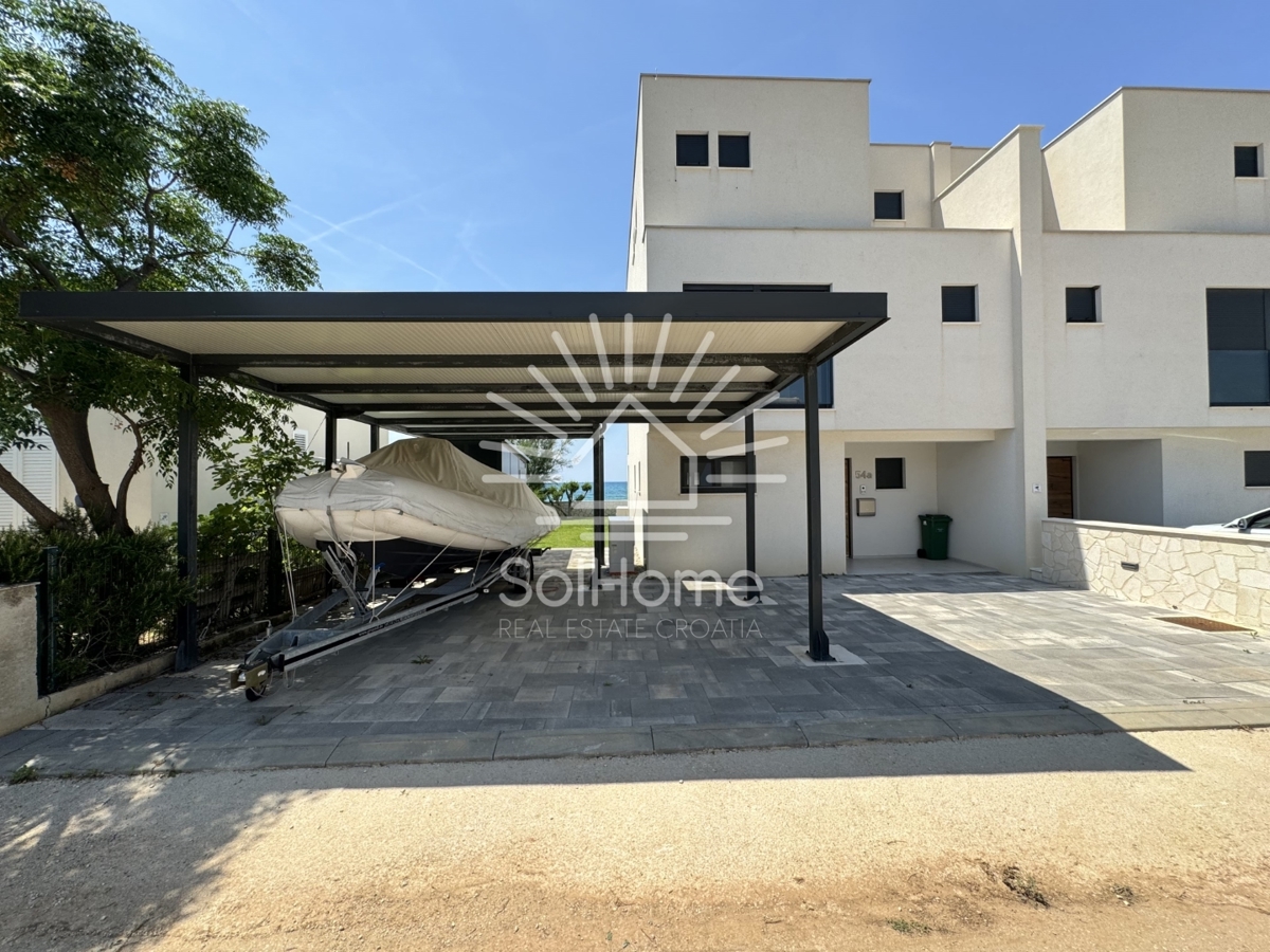 Ekskluzivna Dvojna Vila - Prva Vrstica ob Morju - Naprodaj v Privlaki blizu Zadra