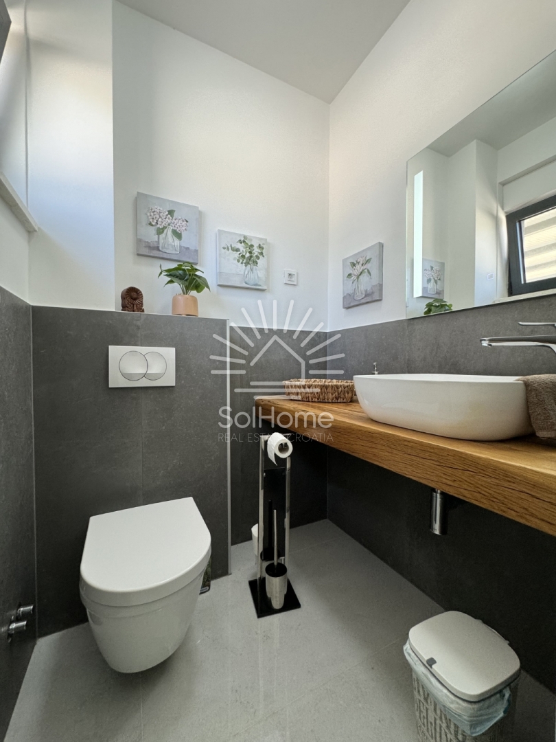 Ekskluzivna Dvojna Vila - Prva Vrstica ob Morju - Naprodaj v Privlaki blizu Zadra