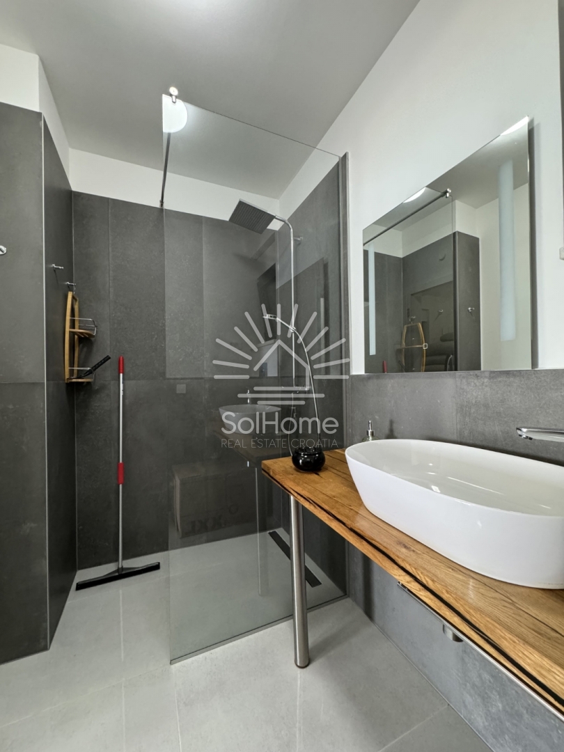 Ekskluzivna Dvojna Vila - Prva Vrstica ob Morju - Naprodaj v Privlaki blizu Zadra