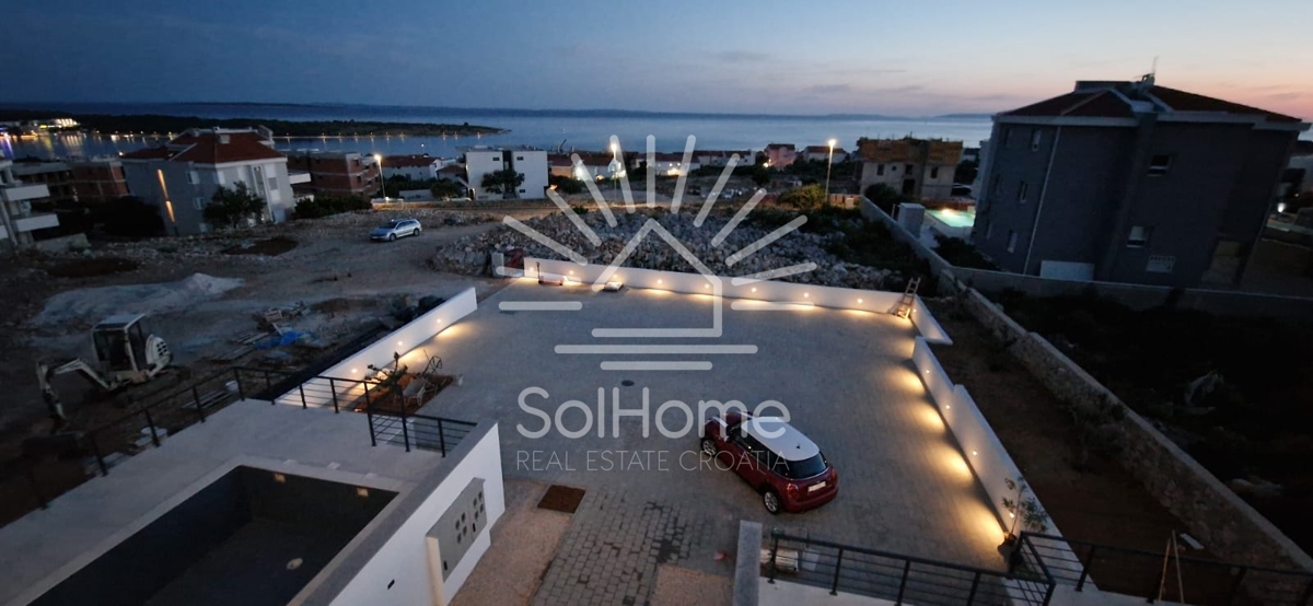 Apartma s pogledom na morje in mesto, Novalja - Hrvaška