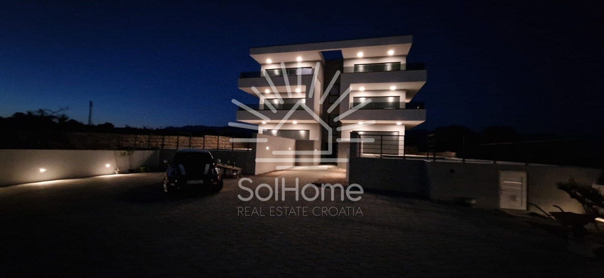 Apartma s pogledom na morje in mesto, Novalja - Hrvaška