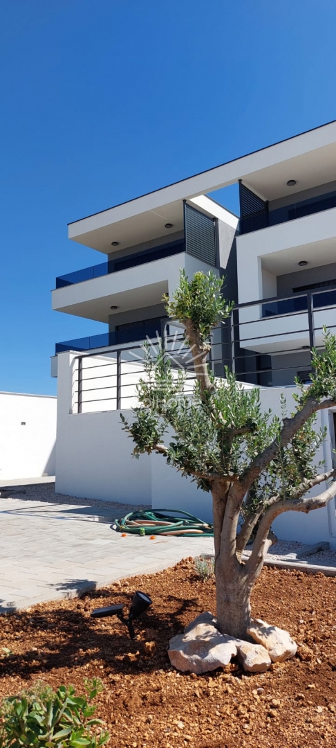 Apartma s pogledom na morje in mesto, Novalja - Hrvaška