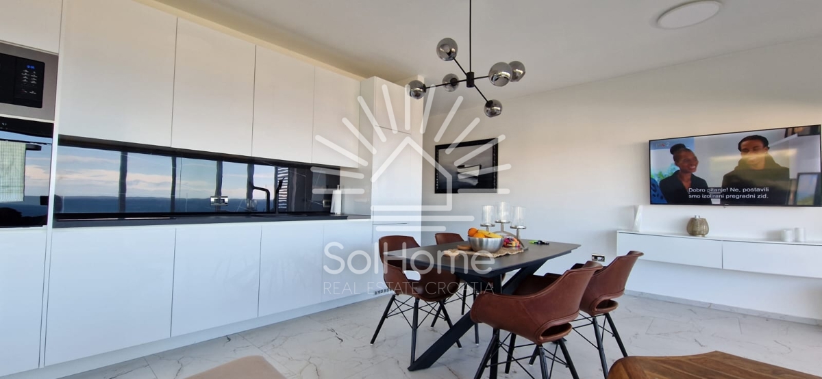 Apartma s pogledom na morje in mesto, Novalja - Hrvaška