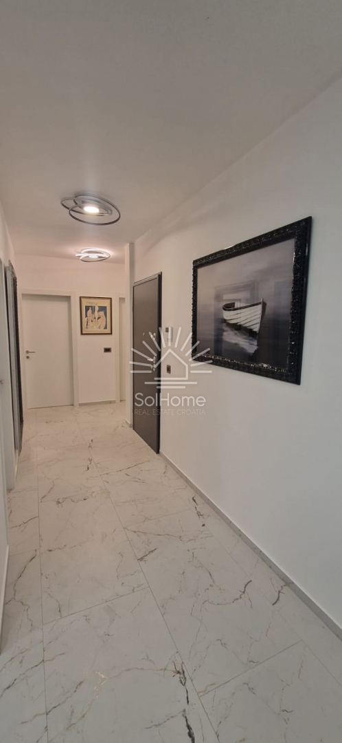 Apartma s pogledom na morje in mesto, Novalja - Hrvaška