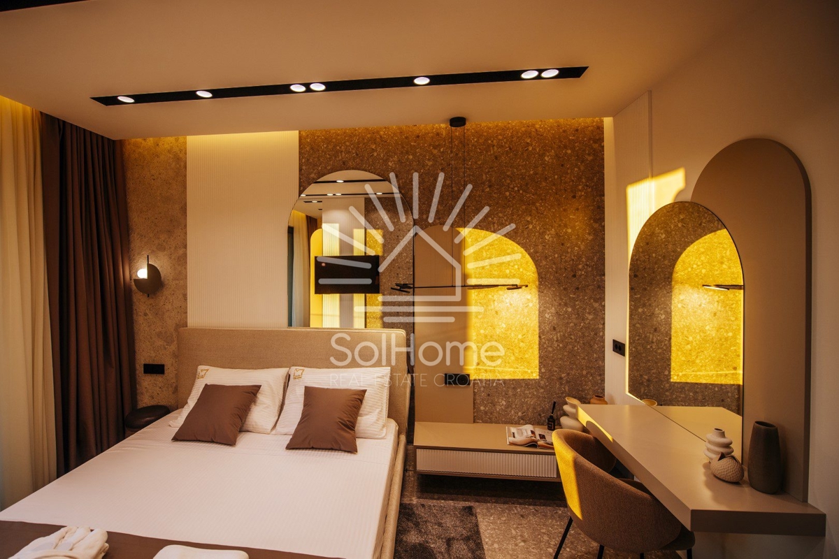 Razkošna vila ob morju v Bibinjah.