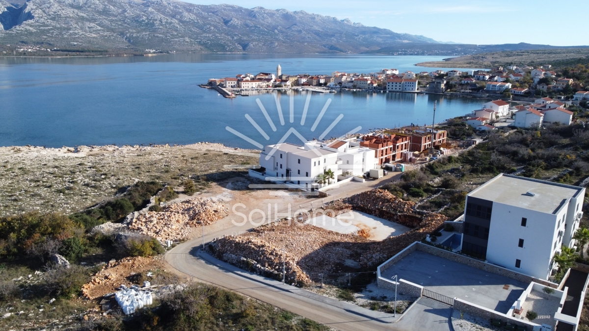 Sodobna luksuzna vila / 2. vrsta do morja